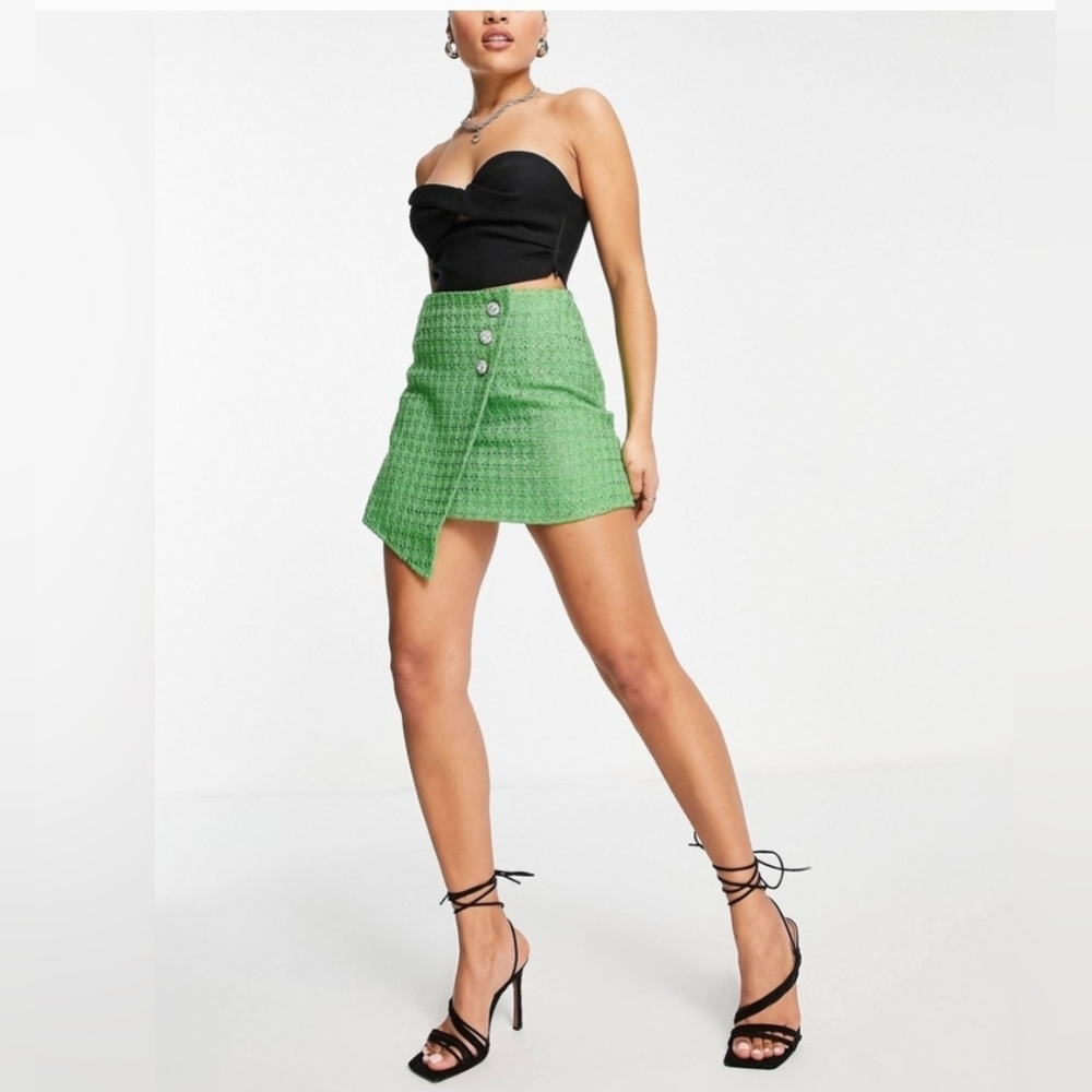 ASOS DESIGN mini skirt bouclé with diamond buttons green NWTsize 6